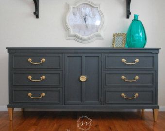 5383abe088e95f0b2201b34224b564a8 Incredible Dressers D05 - Image 1