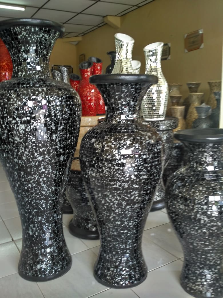 27 Serravento Decorative Jar - Image 1